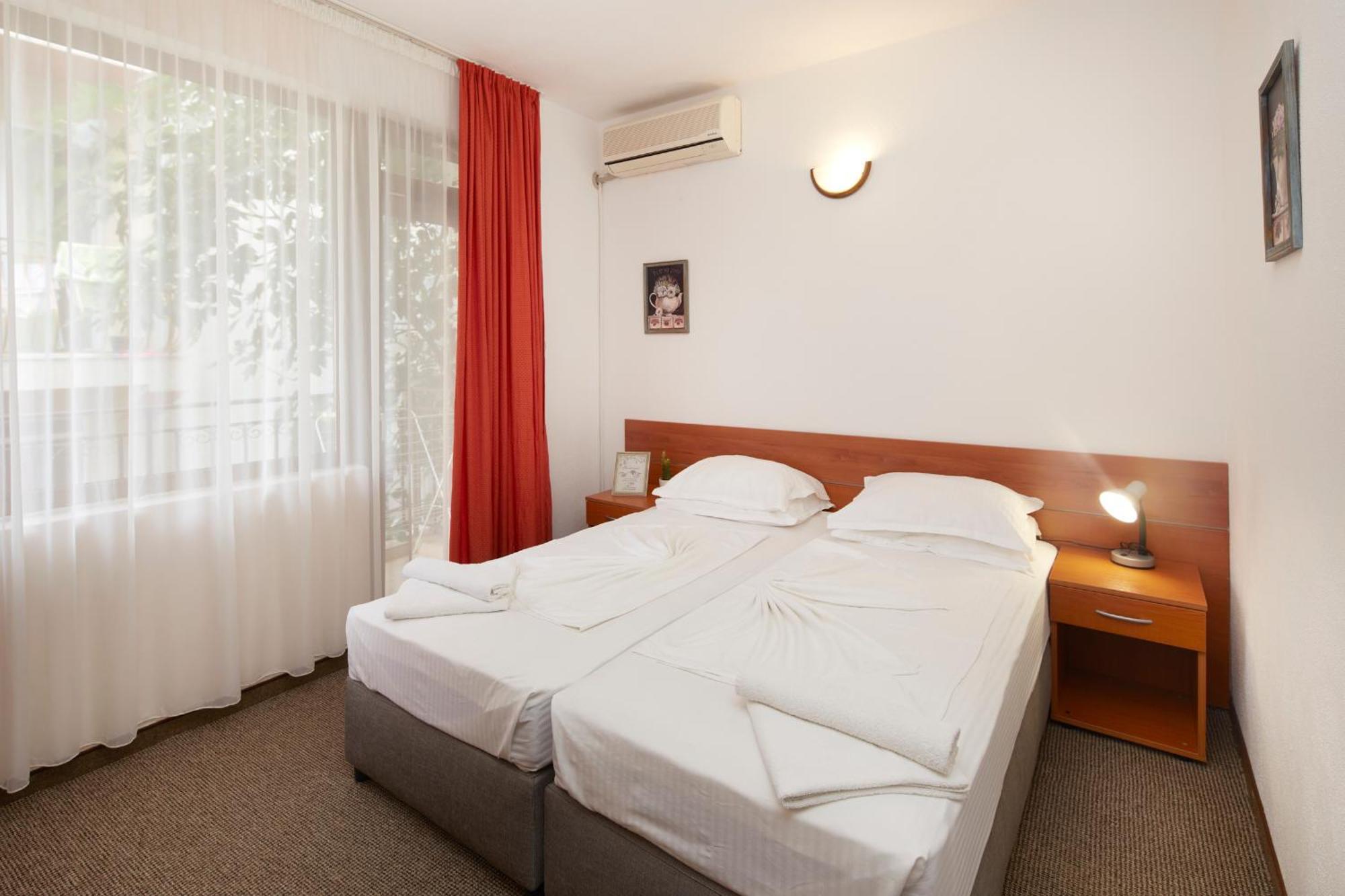 Nirvana Guest House Nesebar Exterior photo