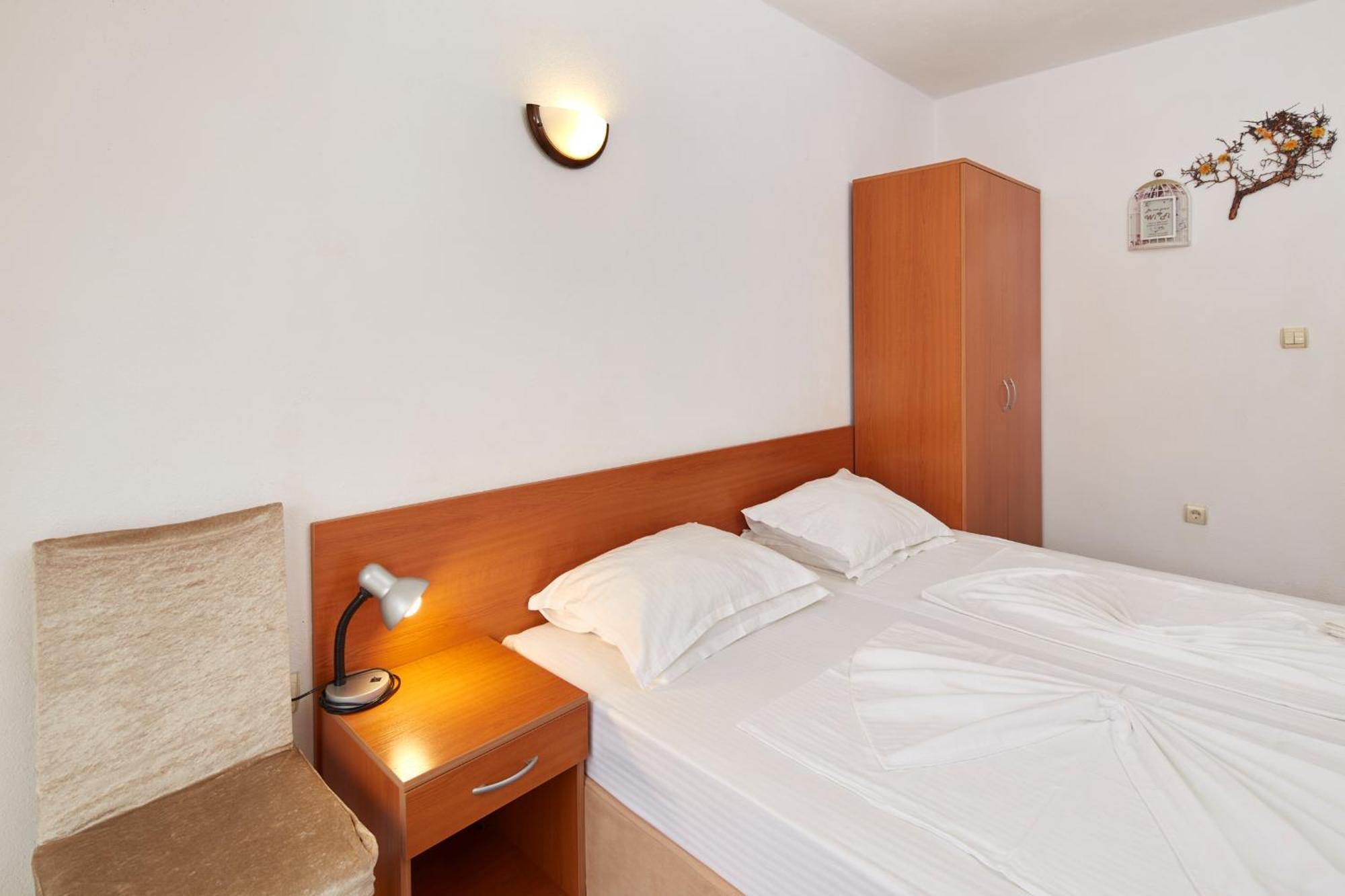 Nirvana Guest House Nesebar Exterior photo