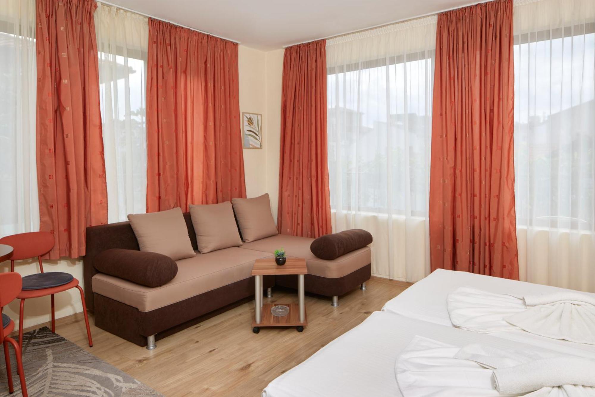 Nirvana Guest House Nesebar Exterior photo
