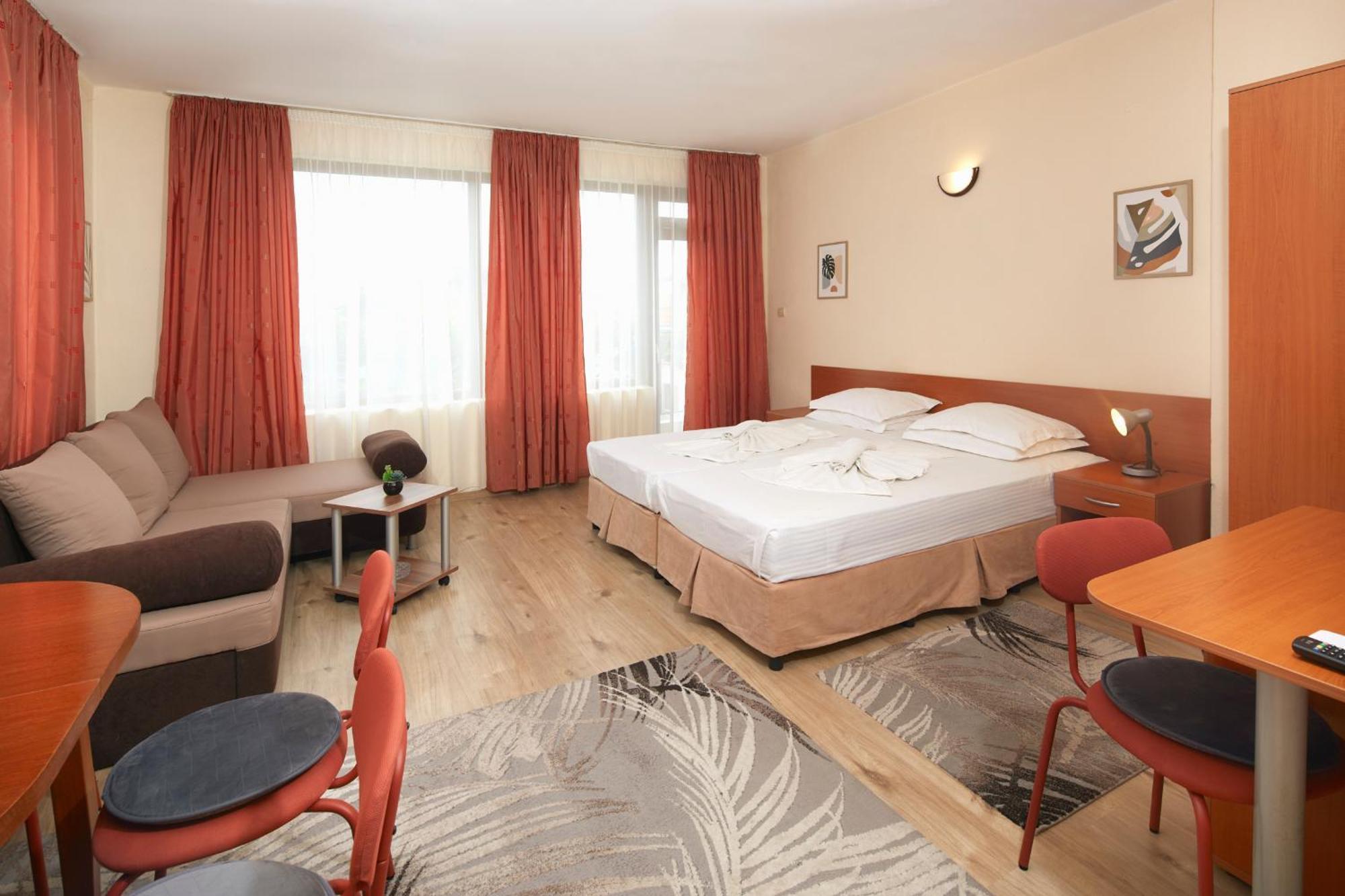 Nirvana Guest House Nesebar Exterior photo