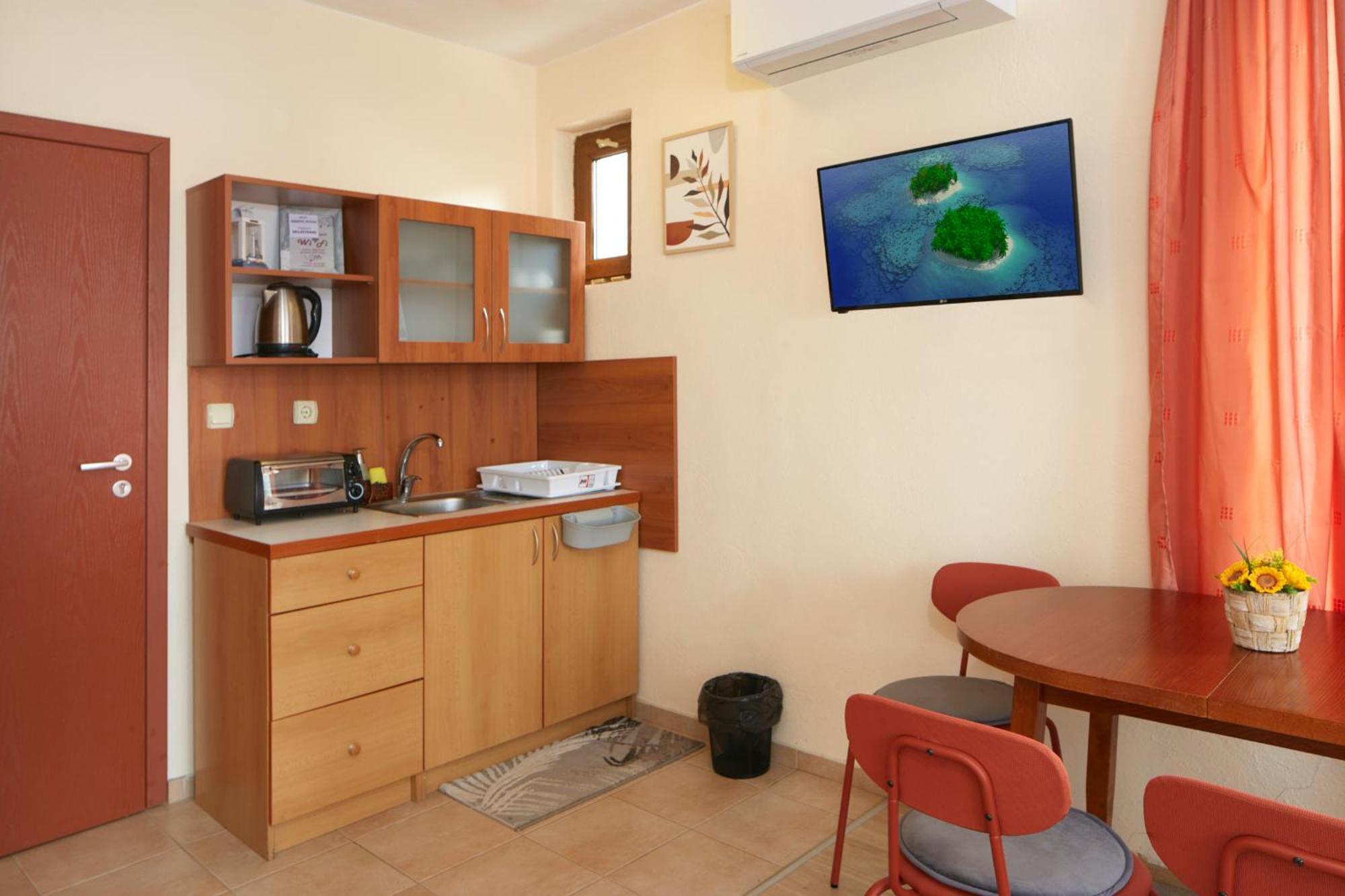 Nirvana Guest House Nesebar Exterior photo